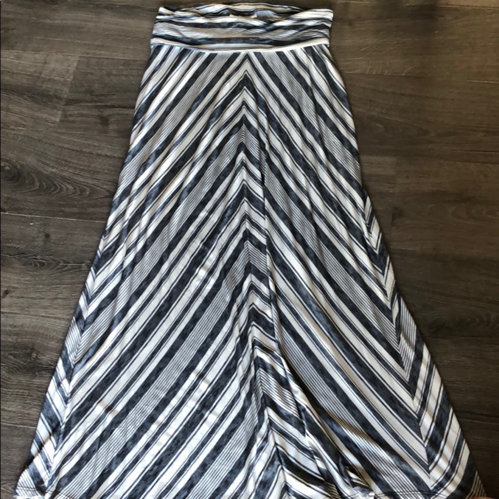 NWT Motherhood Maternity Skirt- Small